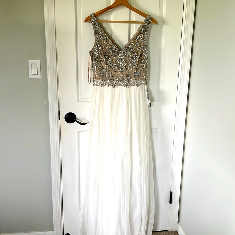Brand new with tags Adrianna Papell Formal Gown Size 2